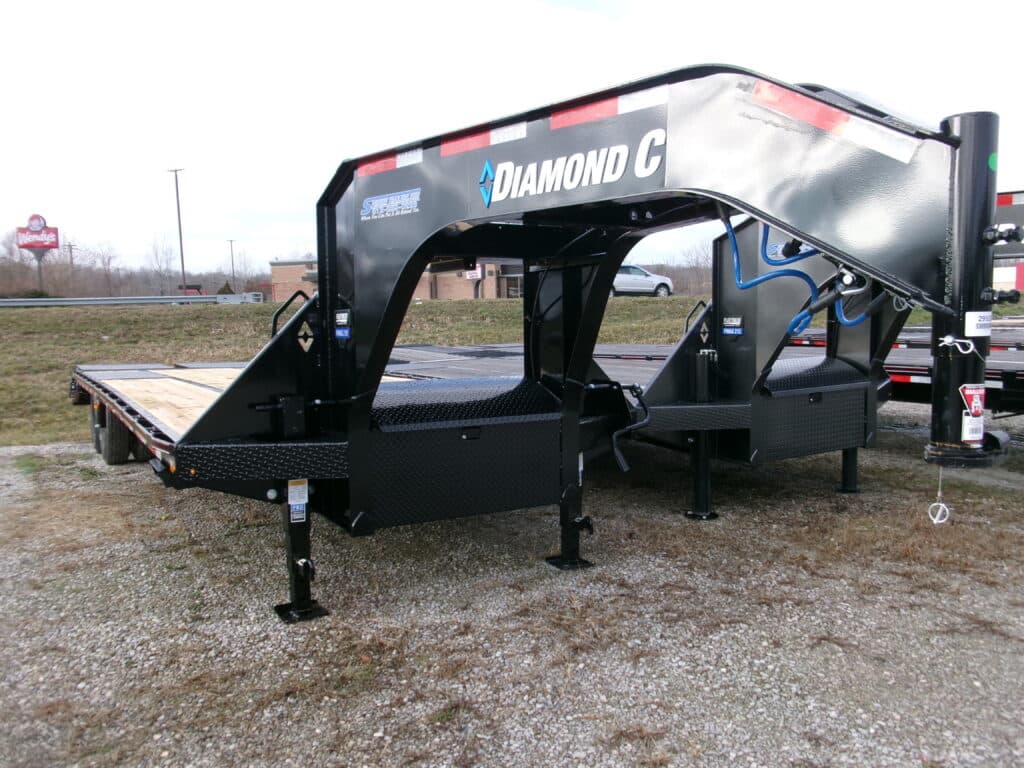 2025 Diamond C FMAX210 102"x 30' 25k Equipment Trailer With MAX Ramps Stock #295528 Gooseneck Trailers - Spencer Trailers