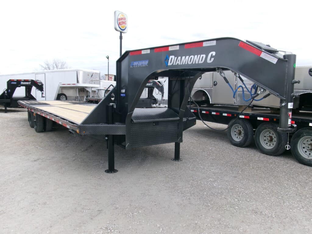 2025 Diamond C FMAX210 HDT 102"x 32' 25k Hydraulic Dovetail Gooseneck Trailer Stock #296128 Gooseneck Trailers - Spencer Trailers