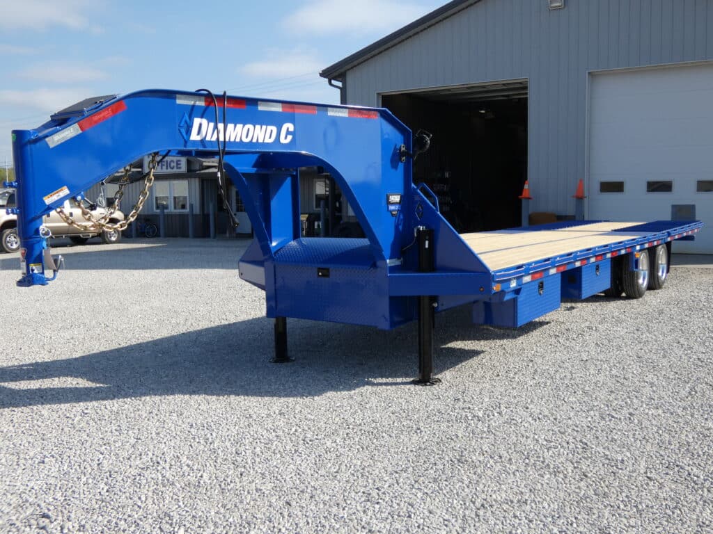 2025 Diamond C FMAX212 HDT 102"x 32' 25.9k Hydraulic Dovetail Equipment Trailer Stock #299069 Goose Neck Trailer - Spencer Trailers