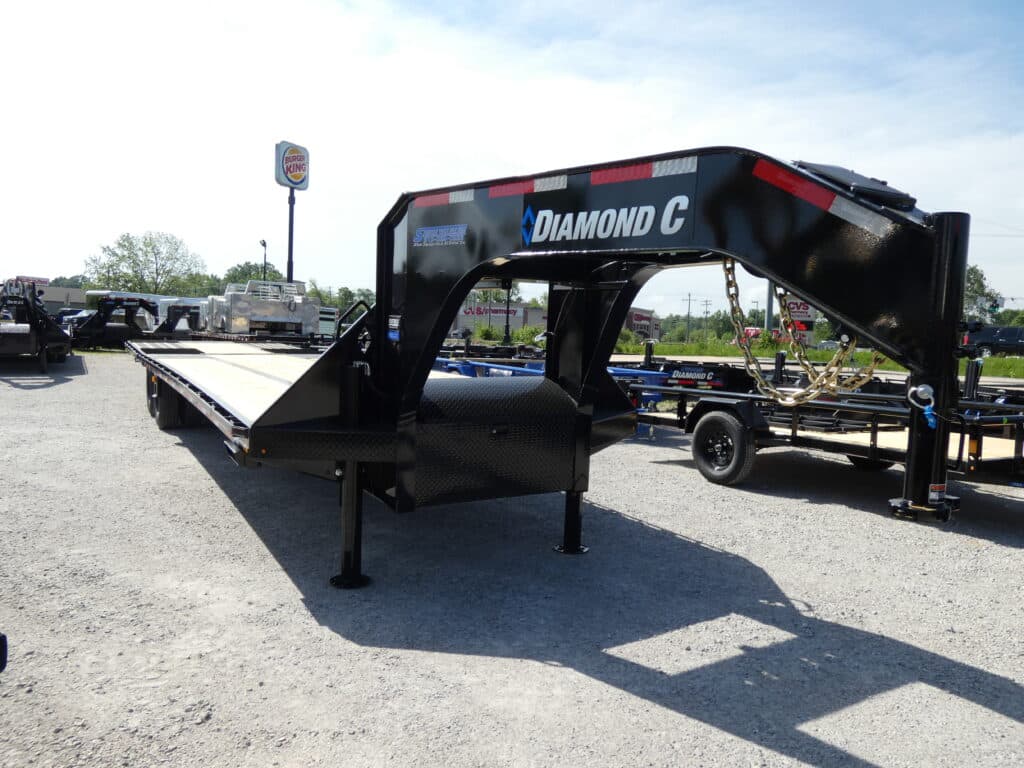2025 Diamond C FMAX212 HDT 102"x 35' 25.9k Hydraulic Dovetail Equipment Trailer Stock #299977 Gooseneck Trailer - Spencer Trailers