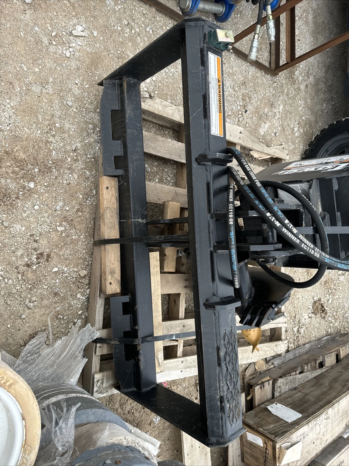 Lowe 2175 Classic Round Auger Drive Digger with 18" Wide Bit Fits Skid Steer - Image 7