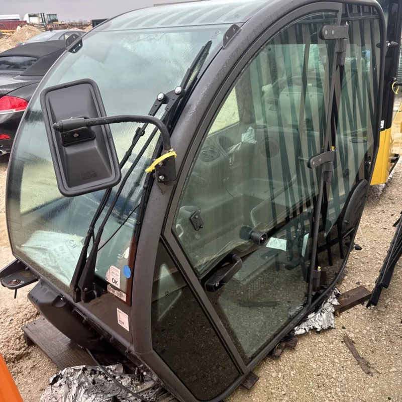 Case New Holland Telehandler Cab 76095593 New – Top Pick Trailers