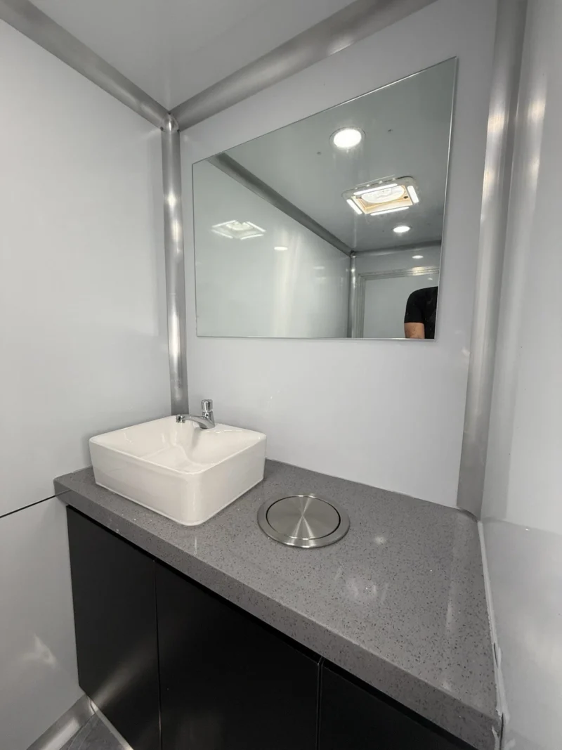4-Stall Luxury Restroom Trailer - Image 10