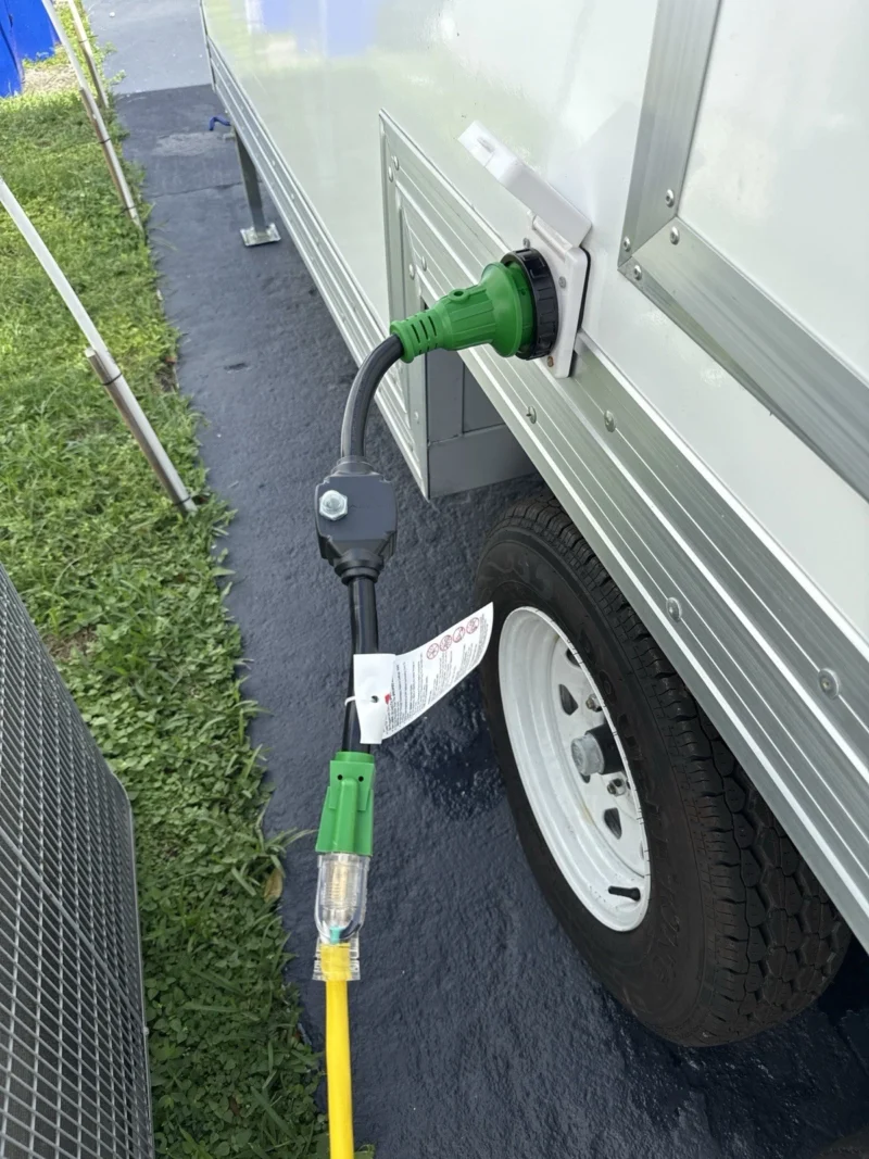 4-Stall Luxury Restroom Trailer - Image 13