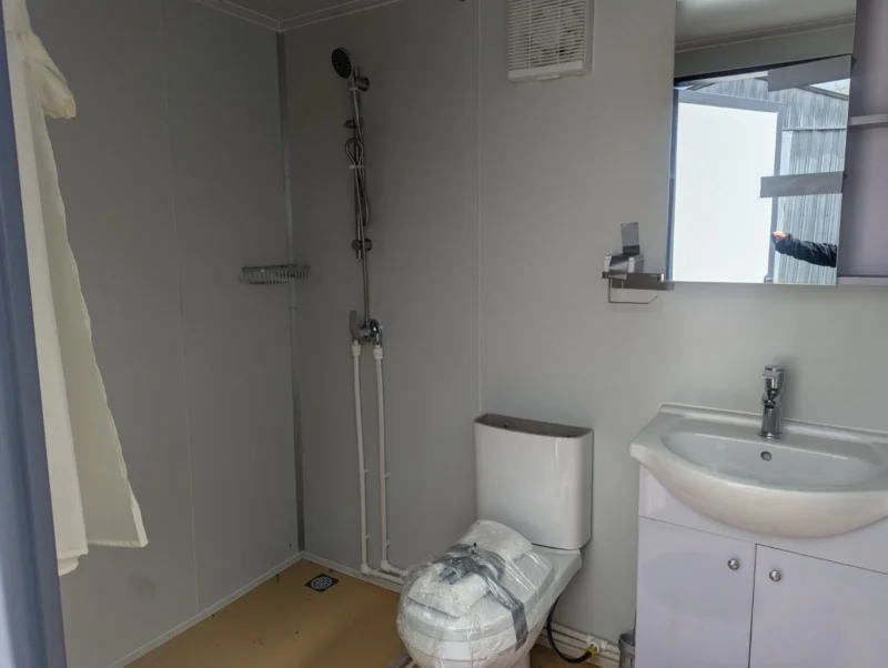 Bastone Portable Restroom Bathroom Mobile Toilets w/Shower + Sink - Image 2