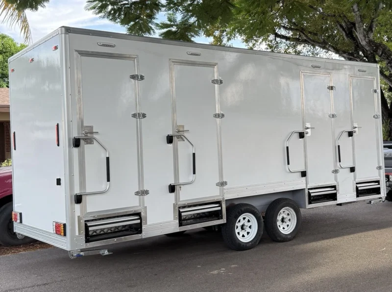 4-Stall Luxury Restroom Trailer - Image 3