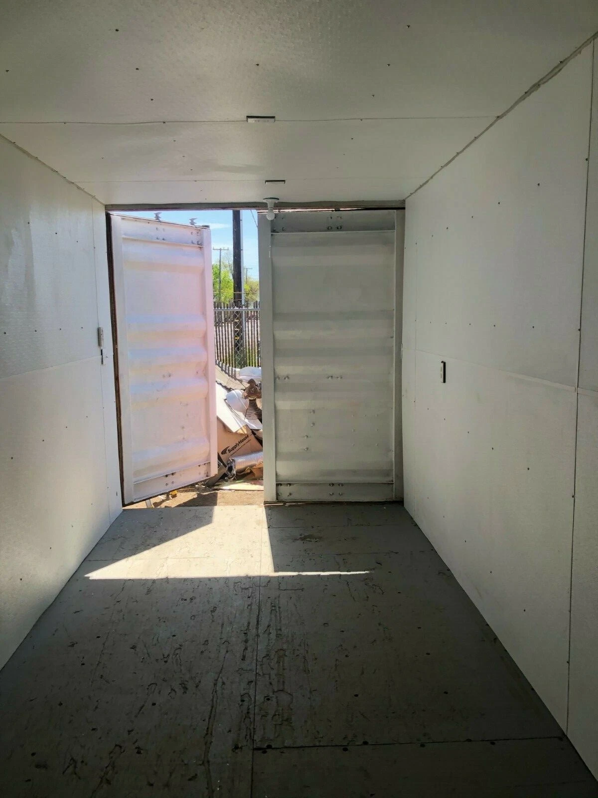 Shipping container 20 ft Insulated Greenhouse  - Image 3
