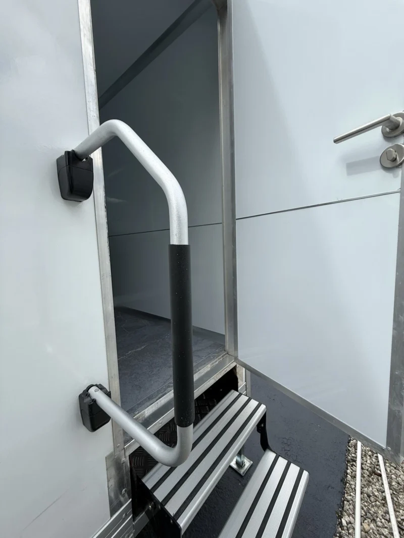 4-Stall Luxury Restroom Trailer - Image 4