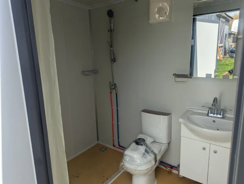 Bastone Portable Restroom Bathroom Mobile Toilets w/Shower + Sink - Image 4