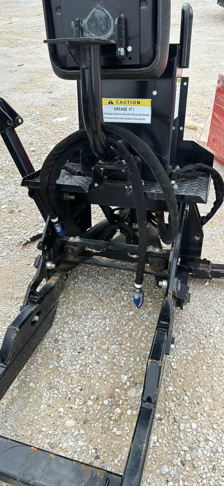 3 point tractor loader backhoe TYM BY75 - Image 9