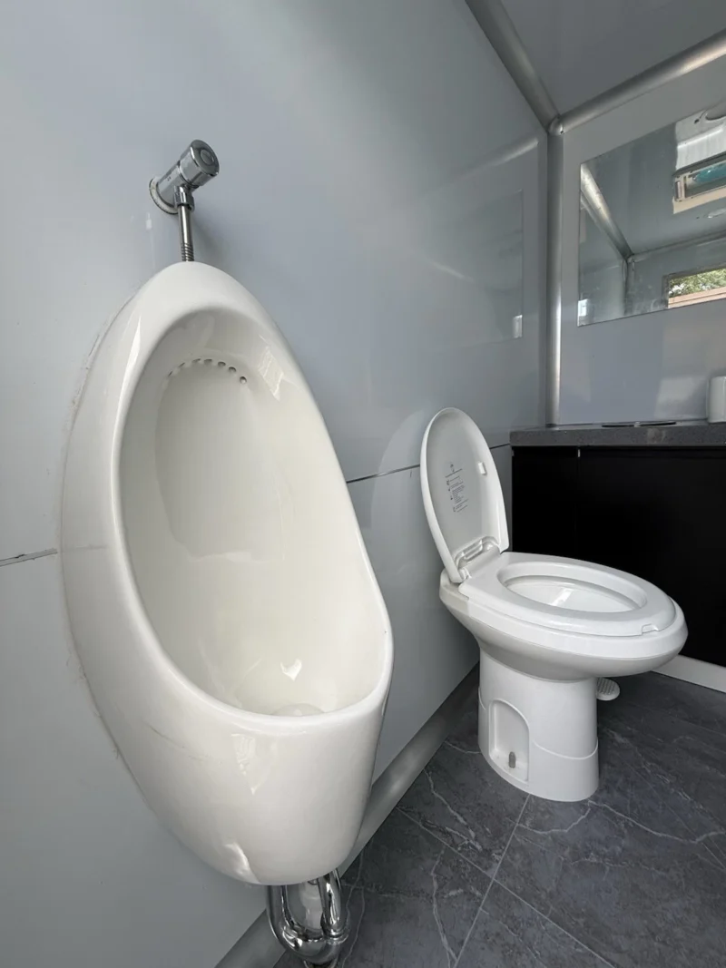 4-Stall Luxury Restroom Trailer - Image 6