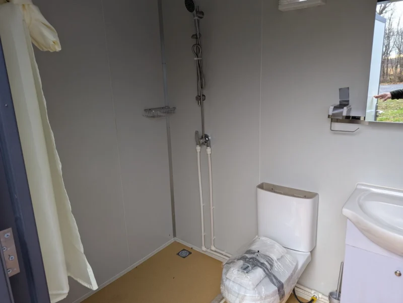 Bastone Portable Restroom Bathroom Mobile Toilets w/Shower + Sink - Image 6