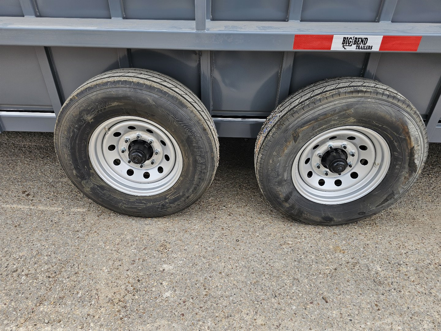 2025 Big Bend 6'8"X24' 3/4 TOP Stock / Stock Combo Trailer - Image 7