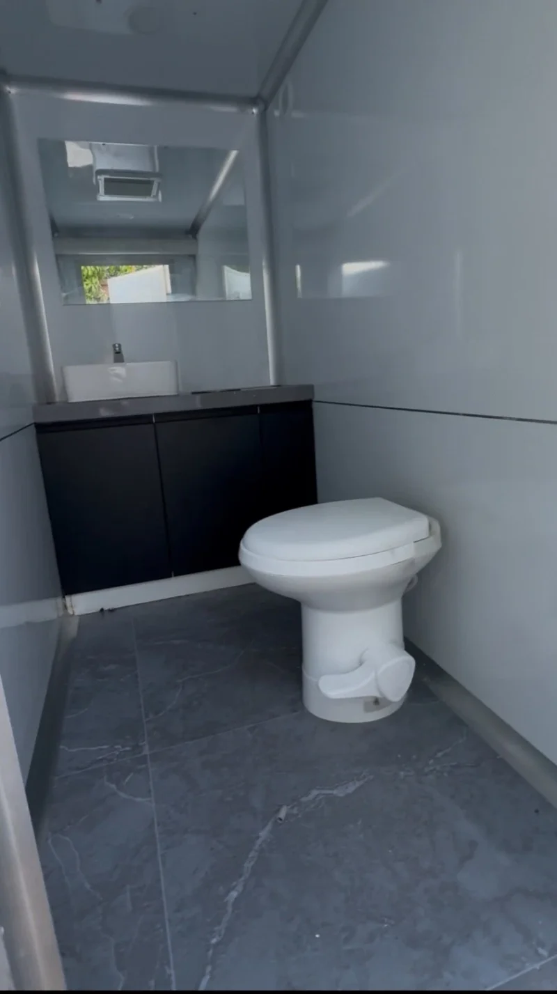 4-Stall Luxury Restroom Trailer - Image 9