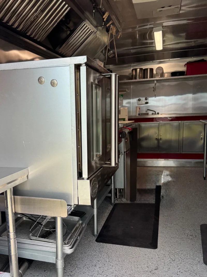 Used food truck - Image 9