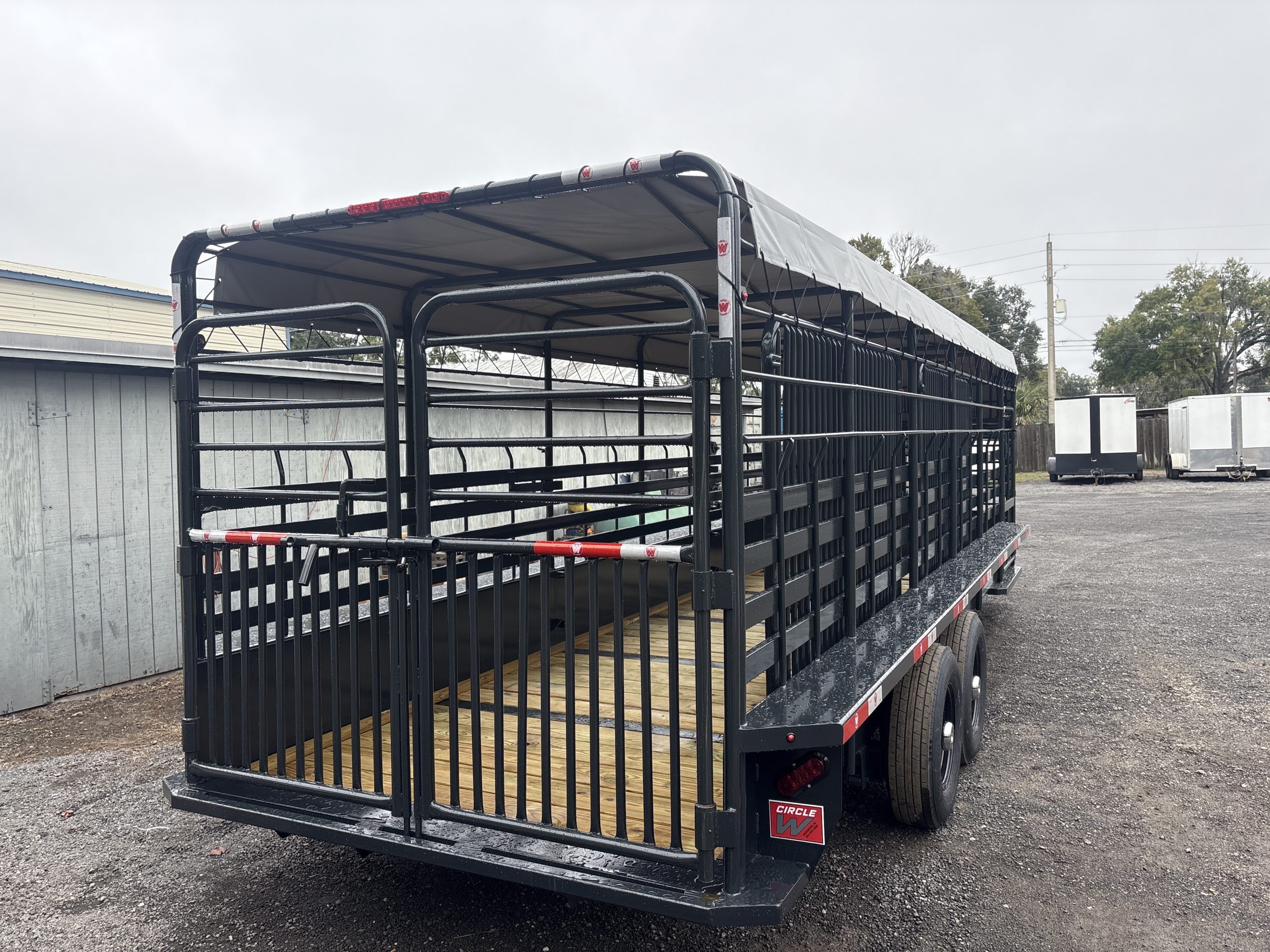 New 2026 Circle W 6.5 x 24 Gooseneck Livestock Trailer 14k GVWR - Image 3