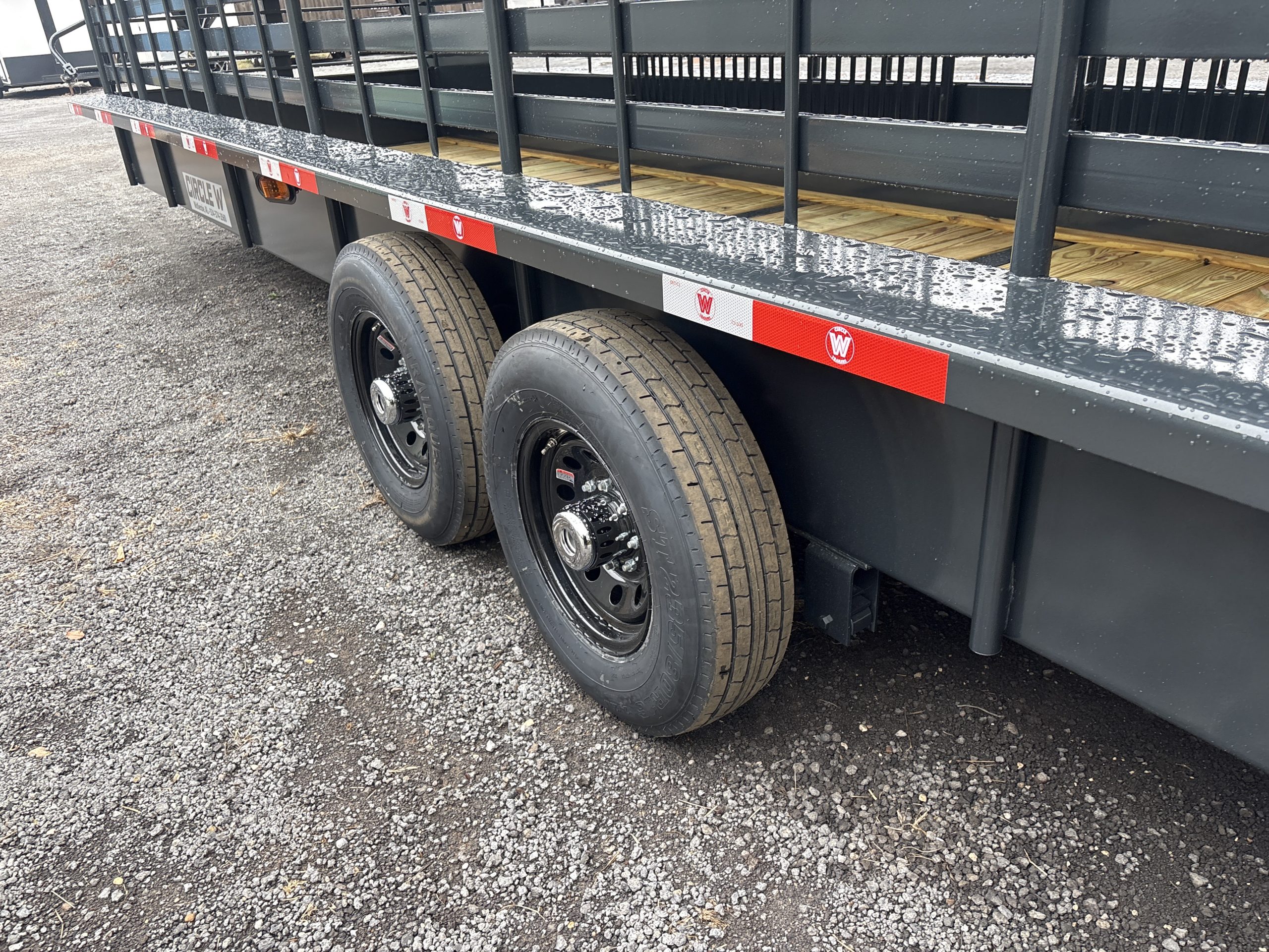 New 2026 Circle W 6.5 x 24 Gooseneck Livestock Trailer 14k GVWR - Image 5