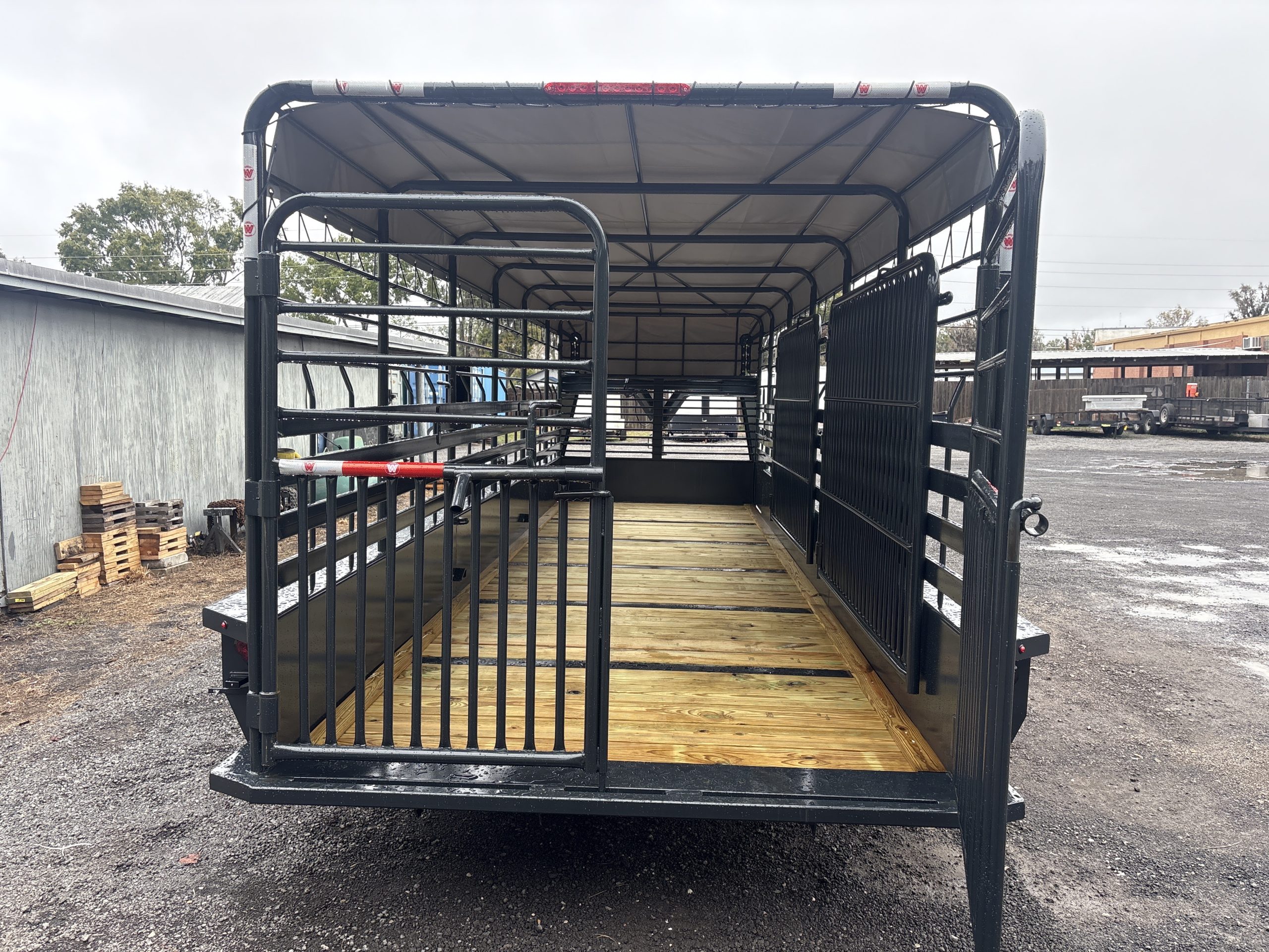 New 2026 Circle W 6.5 x 24 Gooseneck Livestock Trailer 14k GVWR - Image 8